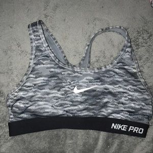 Nike pro sports bra